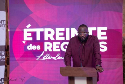 La présentation du recueil - Étreinte Expérience du vernissage