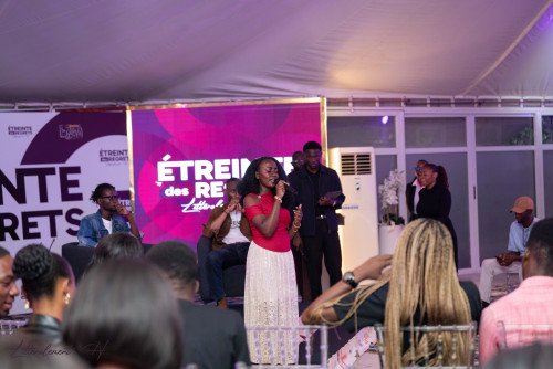 Étreinte Expérience - L’entrée dans l’expérience du vernissage